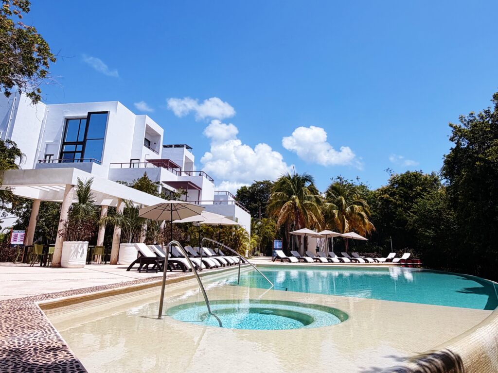 tulum country club bahía príncipe akumal tao residences edificio qi planta media